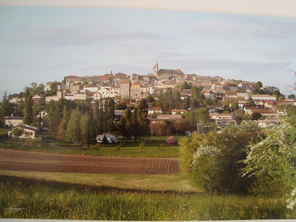 Petit Gite Des Augustins Monflanquin Exteriér fotografie